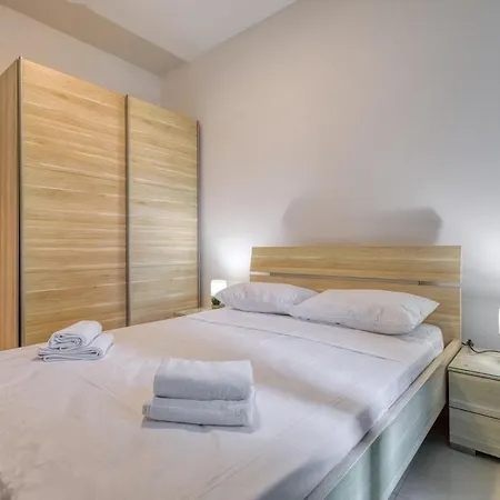 Stylish Balluta Bay Scape, 3bd Sliema