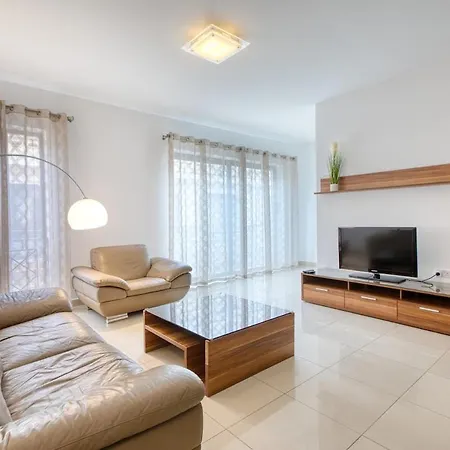 Stylish Balluta Bay Scape, 3bd *