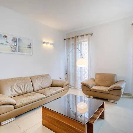 Stylish Balluta Bay Scape, 3bd *