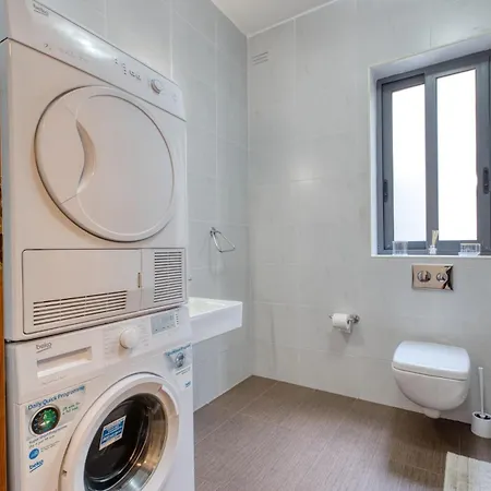 Stylish Balluta Bay Scape, 3bd