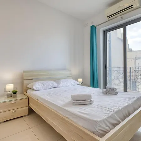 Stylish Balluta Bay Scape, 3bd *