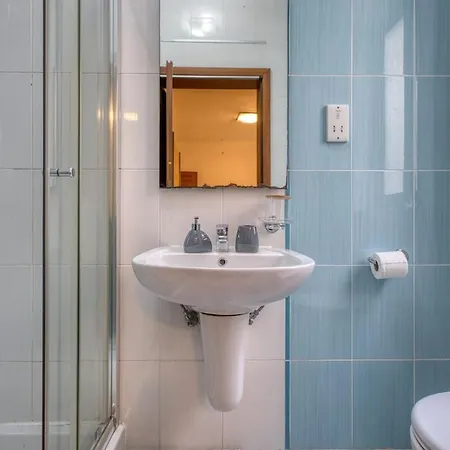 Apartment Stylish Balluta Bay Scape, 3bd Sliema