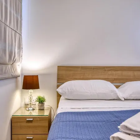 Apartment Stylish Balluta Bay Scape, 3bd Sliema