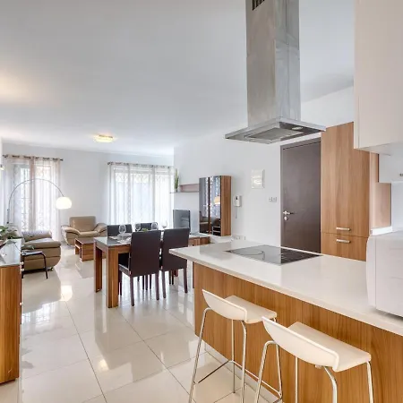 Stylish Balluta Bay Scape, 3bd *