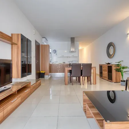 Stylish Balluta Bay Scape, 3bd Apartment