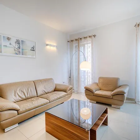 Stylish Balluta Bay Scape, 3bd