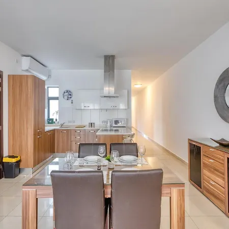 Stylish Balluta Bay Scape, 3bd