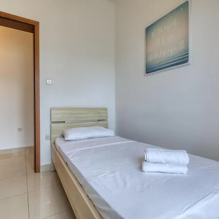Stylish Balluta Bay Scape, 3bd Sliema