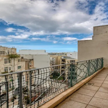 Apartment Stylish Balluta Bay Scape, 3bd Sliema