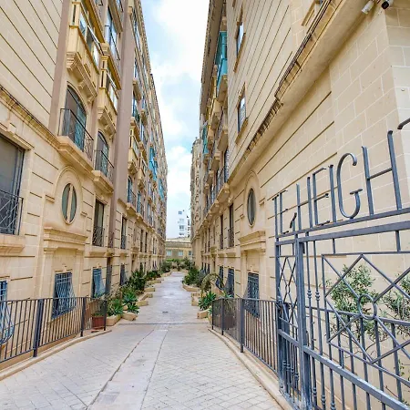 Stylish Balluta Bay Scape, 3bd Sliema