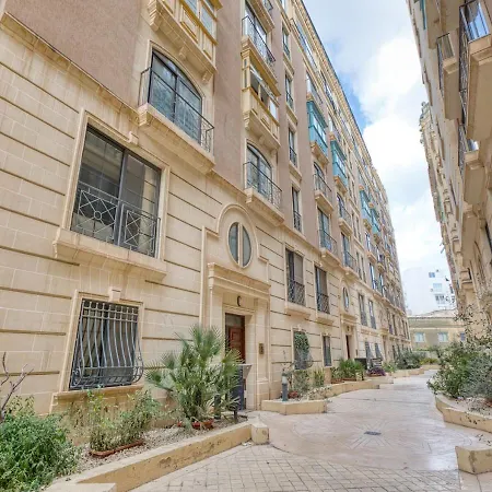 Apartment Stylish Balluta Bay Scape, 3bd *