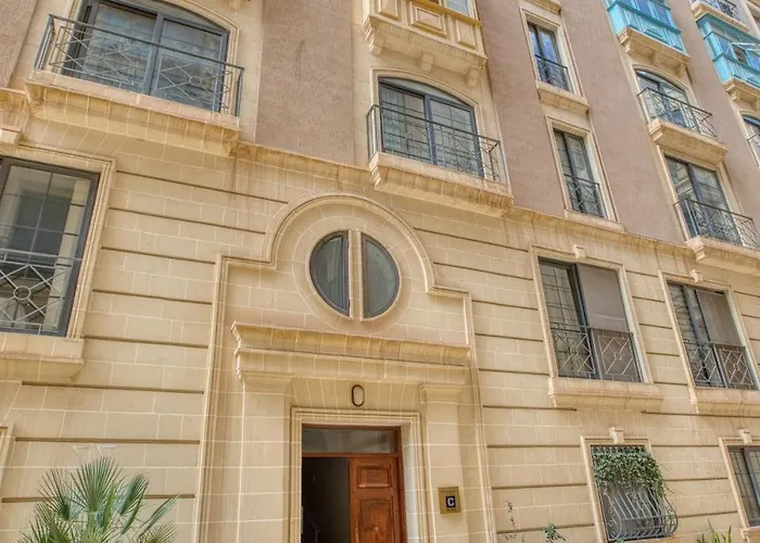 Stylish Balluta Bay Scape, 3bd سليمة