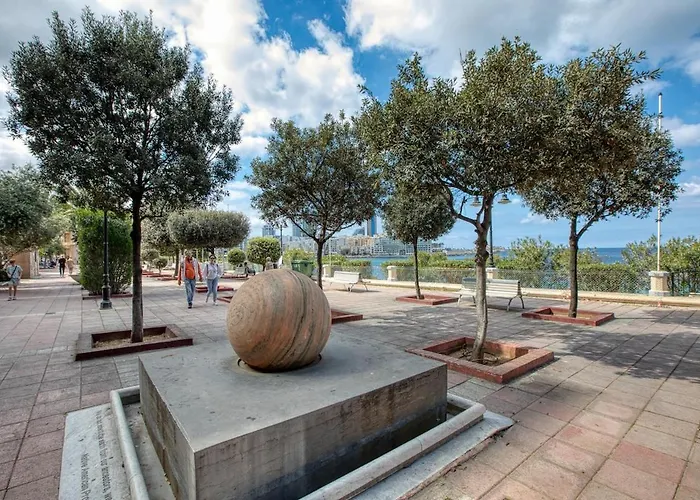 Stylish Balluta Bay Scape, 3bd * سليمة