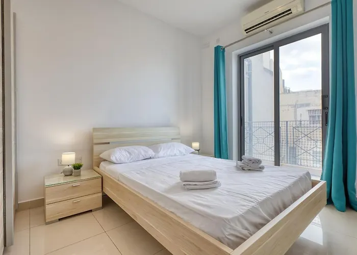 Stylish Balluta Bay Scape, 3bd *