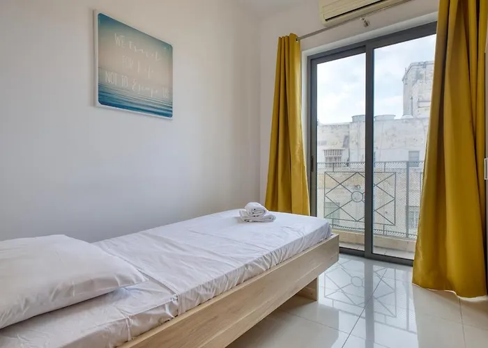 Stylish Balluta Bay Scape, 3bd شقة سليمة