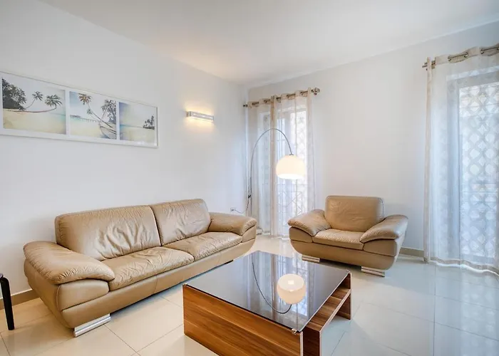 Stylish Balluta Bay Scape, 3bd *